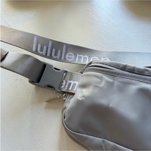 lululemon athletica Taupe Belt Bag - Picture 2 of 8